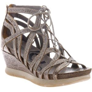 OTBT bronze Nomadic Wedge, size 10